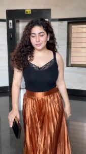 Geetika Mehandru Instagram - Because it’s trending 🤍 Wearing @designed2attract_jewels 📹 @daniel_mahima26 #reelinstagram #instagood #gpsy #trendingreels #trending #geetikamehandru