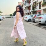 Geetika Mehandru Instagram – No outfit can beat the elegance level of a salwar suit. Wearing it brings me grace but also attitude! 💅
This lovely Devika Suit set from Untung is all about it! It’s a lavender sleeveless kurta set with embroidered panels and yoke, and a round neckline. 😍
So, Why be serious, when you can have fun wearing it!! I paired it with green pumped heels and you can style yours!✨✨
Untung is offering FLAT 10% | Code – “NEW10” & 12% on kurta & suits | “EXTRA12”. Go shop now!!!! 🛍