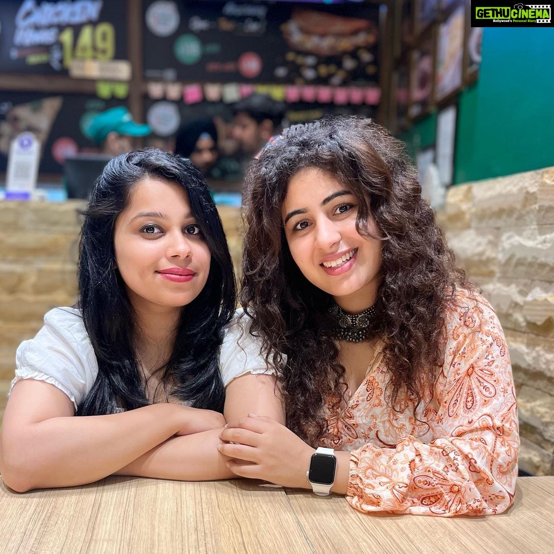 Geetika Mehandru Instagram - ♥️♥️♥️ we have grown together, like… since childhood we were the ones who used to buy similar clothes, shoes, bags, similar hairstyles. Remembering those golden days of our togetherness❤️ #sisters #family #chandigarh #goals CHANDIGARH - The City Beautiful