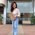 Geetika Mehandru Instagram – Shop my summer look from @danielwellington. Check out this watch & accessory from danielwellington.com and get 15% off with my code “DWGEETIKA” 

#danielwellington #collaboration #ad #dwindia
 #summerlook #geetikamehandru Mumbai – मुंबई