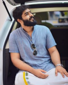 Gokul Suresh Instagram - Let’s celebrate this blissful, cheerful and colourful new year with a smile. Wishing you all a happy and prosperous New Year!
