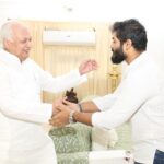 Gokul Suresh Instagram - It was pleasure meeting the honourable Governor of Kerala Shri. Arif Mohammad Khan and his beloved on this auspicious Thiruvonam day! Onam wishes to all my dear ones!