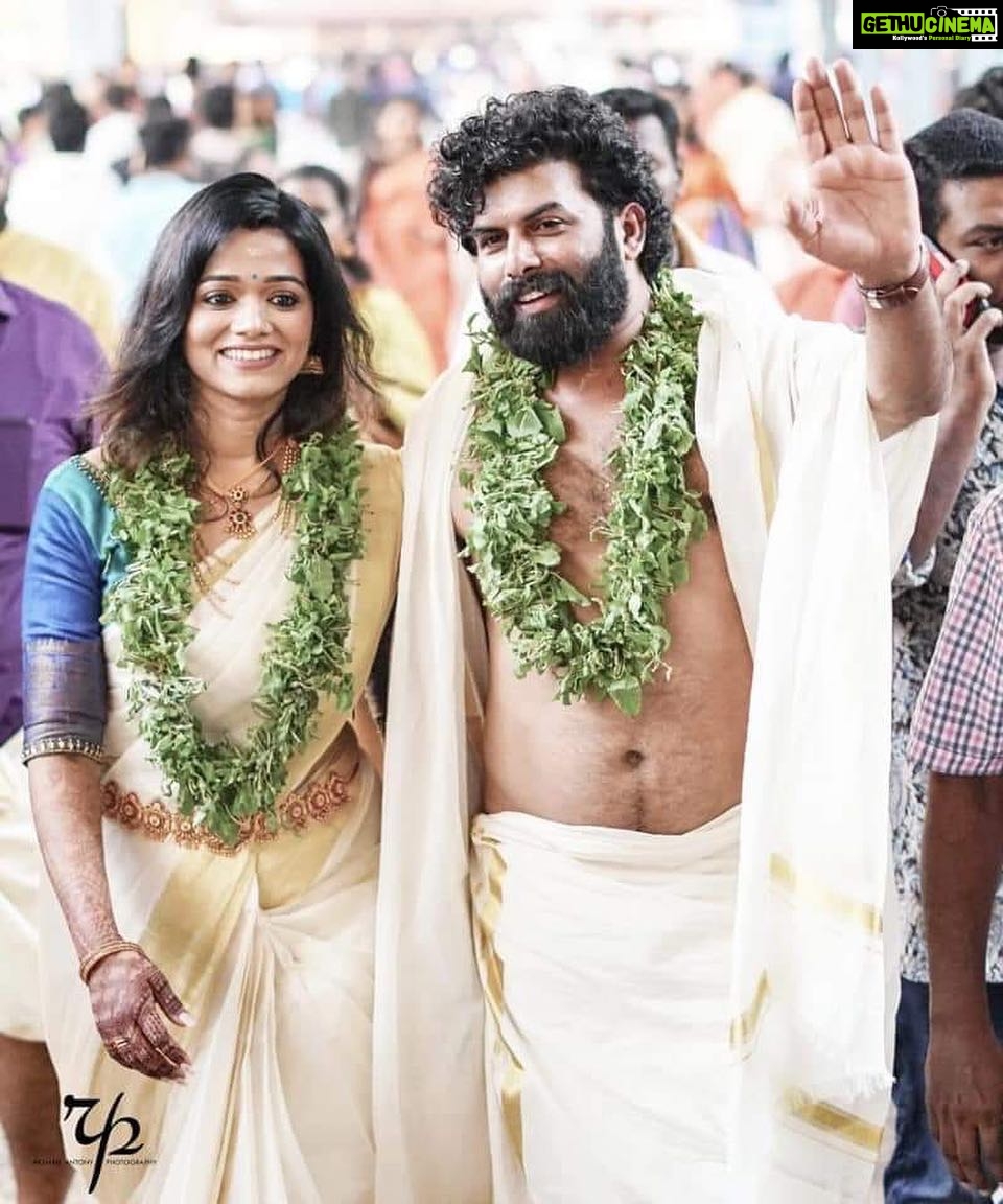 Gokul Suresh Instagram - Best wishes to the newly wed Sunny ettan and Renjini! Have a happy married life! @sunnywayn