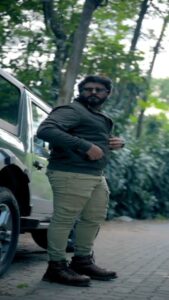 Gokul Suresh Instagram - 📷 @sreenath.ts_cinematographer
Makeup @ronexxavier4103

#GokulSuresh #SureshGopi #Paappan #Thar2020 #MahindraThar