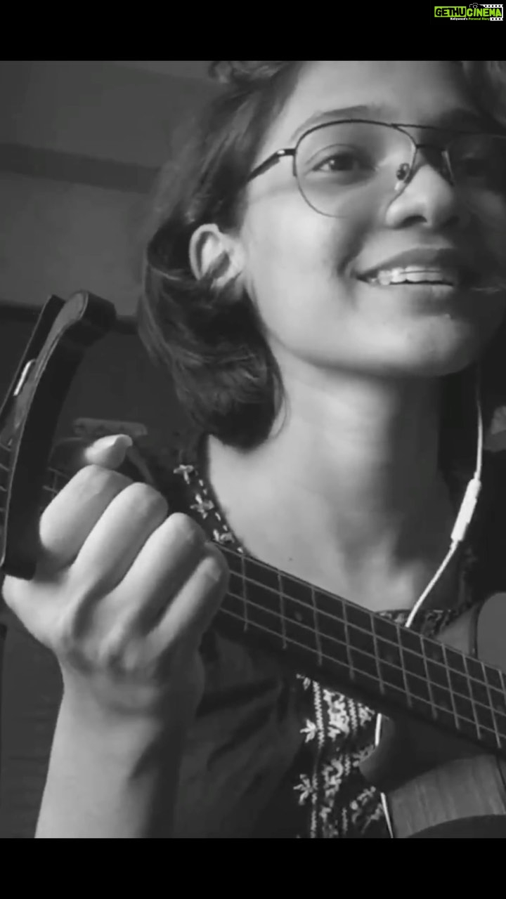Haniya Nafisa Instagram - Thought this deserved to be on reels so here it is! Tune Kaha - @prateekkuhad