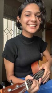 Haniya Nafisa Instagram - HUGE APPRECIATION to @_krist0pher_ for making most of my latest covers beautiful on the keys and to @l_e_ons for making the rest of the magic happen🥺❤️

Here’s the cover of Phir Kabhi originally sung by @arijitsingh ✨

👗: @the_instabazaar