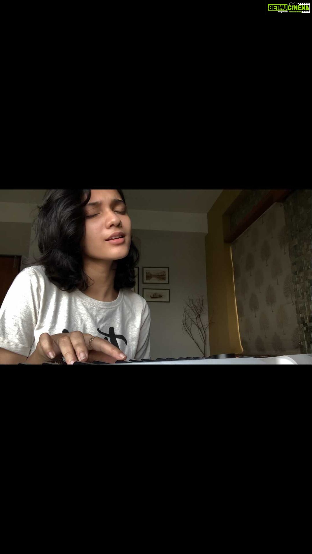 Haniya Nafisa Instagram - So here’s a final video covering my overall experience with the CT-S200 Keyboard from @casiomusic_in ! It definitely felt new and alien-like to me when I started playing around with it, but when I started figuring out how it works, it definitely intrigued me more into finding methods to master the same. From the first time I tried playing chords to the 44the day with this Keyboard, it has changed me from a total noob to a student who wants to learn more❤️ I’m happy with the progress that I’ve made with it and I can’t wait to explore more💕 *wait till the end for a short clip of me singing* #BasCasioBajega #LearnWithCasio #CasioMusic #Casiotone #MakeMusicFun #LearnwithChordana