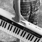 Haniya Nafisa Instagram - Kind of surprising how the keyboard matched the whole black and white aesthetics🖤 As you can see, I do take music along with me everywhere I go. Literally😌 I’m definitely super happy with the new addition to my family🖤 #BasCasioBajega #LearnWithCasio #CasioMusic #Casiotone #MakeMusicFun #LearnwithChordana @casiomusic_in @casio.india
