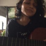 Haniya Nafisa Instagram - Many have been asking me for tips on playing the guitar while me myself had just started on it where @_nishansaffar taught me everything that I know right now and the guitar is not even mine🌚 But I’m just gonna leave this tiny thing here for you guys to loop on❤️ Nothing much but probably gonna put up my practice sessions on this thing more often (if @_nishansaffar chooses to teach me something else😂) The song is ‘Cheraathukal’ from the movie ‘Kumbalangi nights’ Tag @sushintdt @sitharakrishnakumar below and let’s get this to themmm