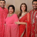 Hansika Motwani Instagram - ✨ • • • • Mata ki chowki Styled by - @mohitrai @aasthasharma @theweddingstyleproject_twsp Assisted by - @dishaalva Outfit - @abhinavmishra_ Jewellery- @razwada.jewels Makeup by - @makeupbyurmikaur hair - @artistpoonamsolanki