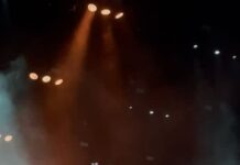 Haricharan Instagram - Hearing this live is something that will always be a core memory . . . . . . : : : . . . . . . #reels #tamil #tamilsong #tamilcinema #desi #ennasollapogirai #india #toronto #europe #trending #concert #music #arrahmanmusic #arrahmansongs #arrahman Scotiabank Arena