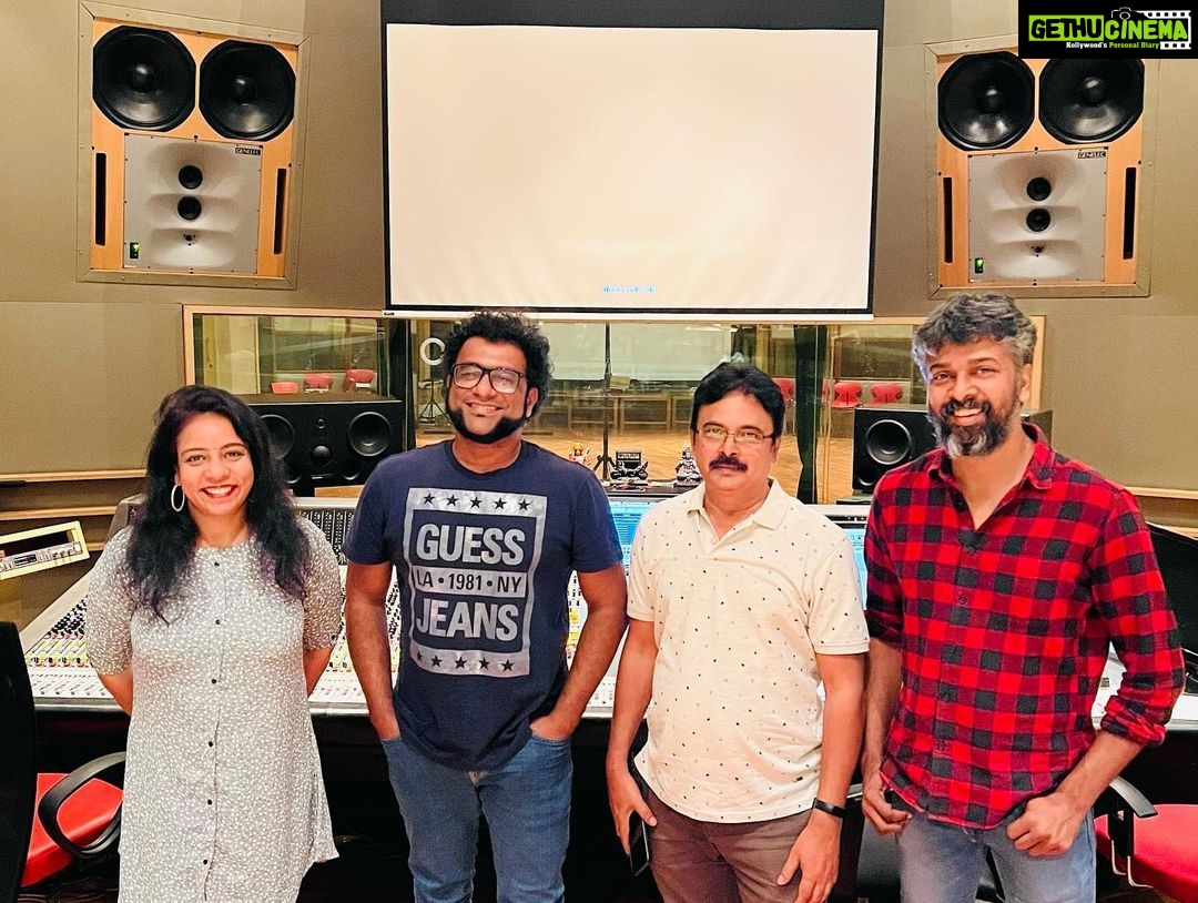Haricharan Instagram - Had a Fun time recording for the Regional versions of the soundtrack in #pathaan for the amazing duo of @vishaldadlani and @shekharravjiani 😍 Got to see some rushes and everyone’s in for a Treat! #shahrukhkhan #deepikapadukone YRF Studios