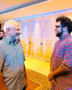 Haricharan Instagram - With the Iconic Film Maker #Maniratnam Sir 
Have always been a Mad Fan of yours. 
His Movies have also Churned such Great music for all of us over so many Decades. 

Can’t wait for PS2 sir!