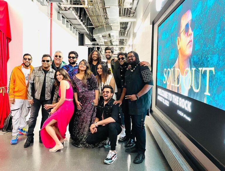 Haricharan Instagram - DreamTeam 🔥🔥🎉🎉🎈😍 #Tourlife Shows left on the tour Aug 18th - Columbus Aug 19th - Detroit Aug 20th - Chicago Aug 21st - Minneapolis Aug 24th - SouthHaven Aug 26th - Boston Aug 28th - Toronto Get your tickets on www.Arrahman.com #Allaccesstour @btosproductions #Haricharan Prudential Center