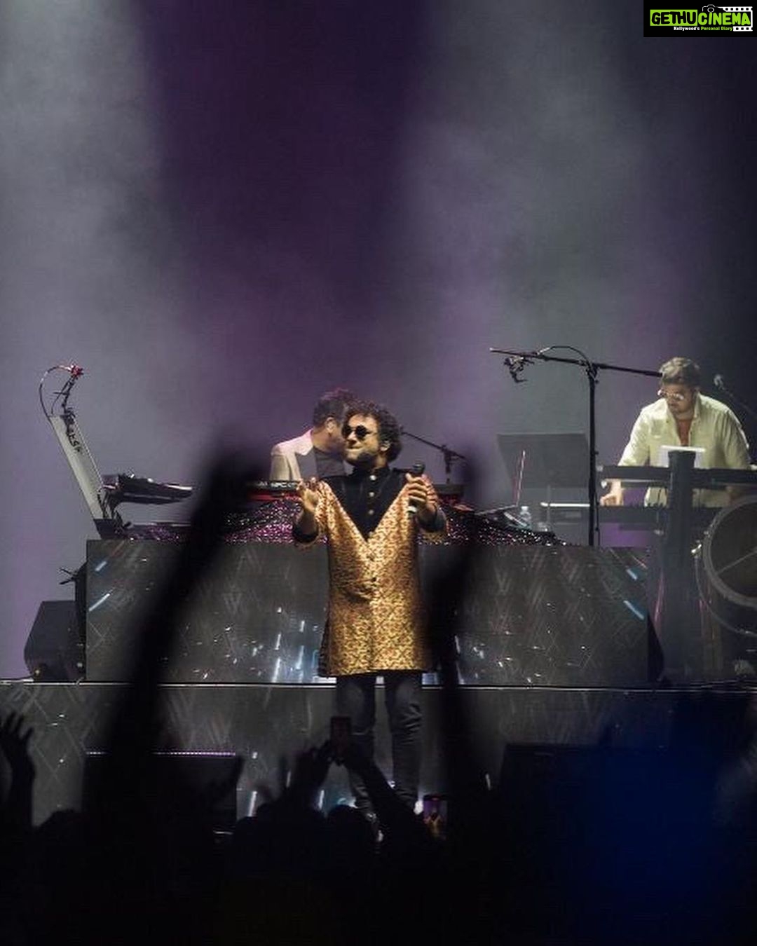 Haricharan Instagram - Some beautiful Clicks by @sumicsumic from our atlanta Concert at #FoxTheatre #Allaccesstour Fox Theatre Atlanta