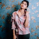 Harija Instagram – There is nothing .. but Now 😎 

@weddingtales_prabu @wedflix_gowtham 

#harija #shirt #style #new #trending