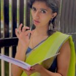 Harija Instagram - Unnala Naan Failu🤪😽 …. @amar_theinfinity_e #harija #vaavaathi #failu #lovesongs #newreels #greensaree #unholy