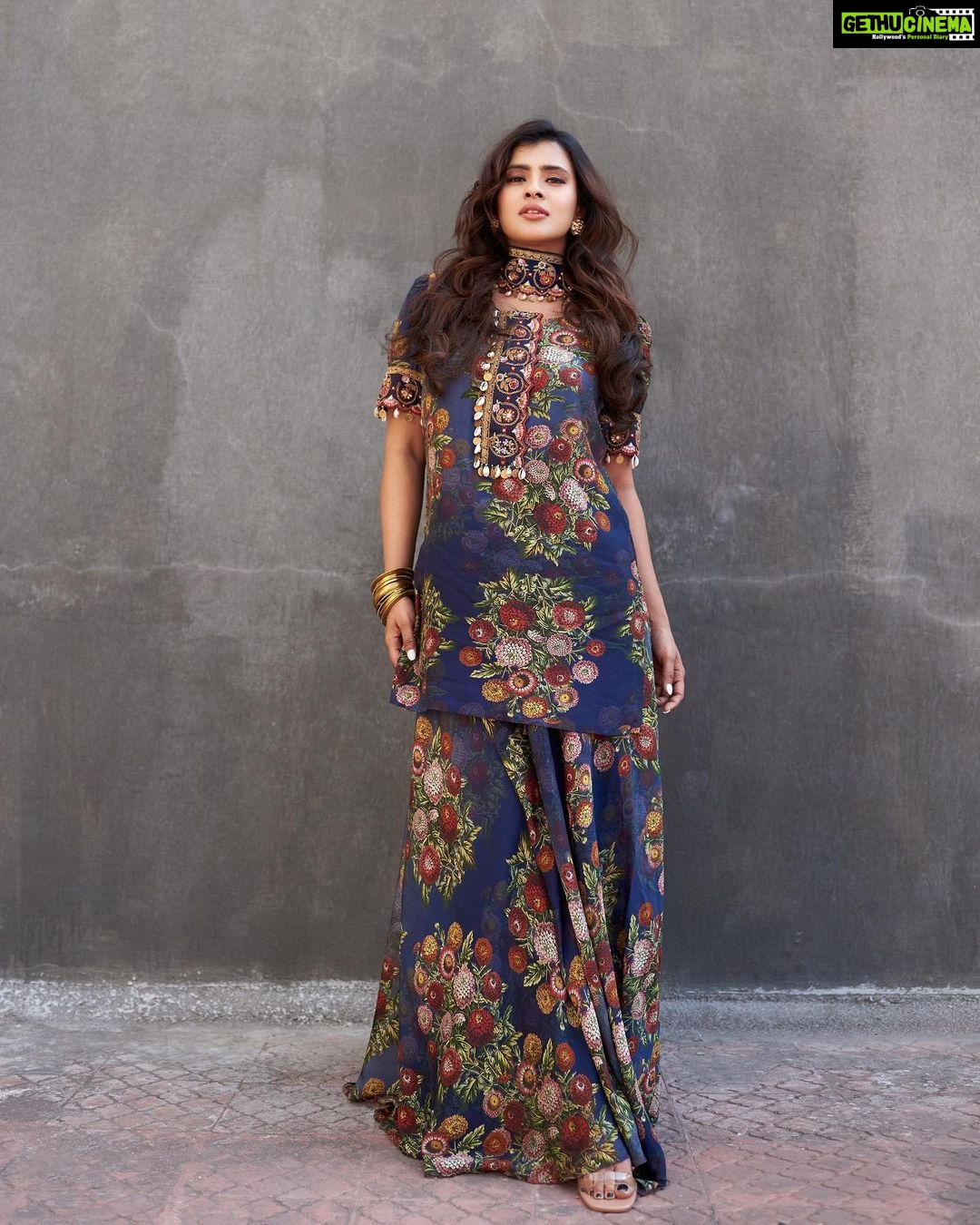 Hebah Patel Instagram - 👗: @gazalguptacouture X @gladucamepr @officialanahita 💄: @emraanartistry 📸: @kalyanyasaswi Hyderabad