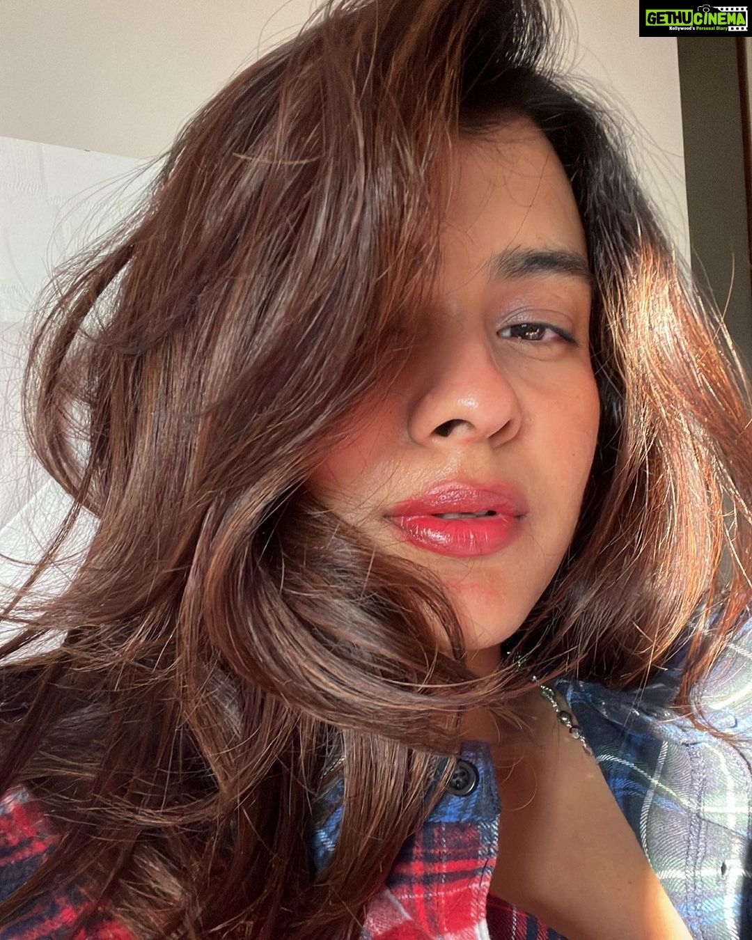 Hebah Patel Instagram - 🌞- light!