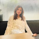 Hebah Patel Instagram - Always pose in a white chikankari! 🦢 Mumbai, Maharashtra