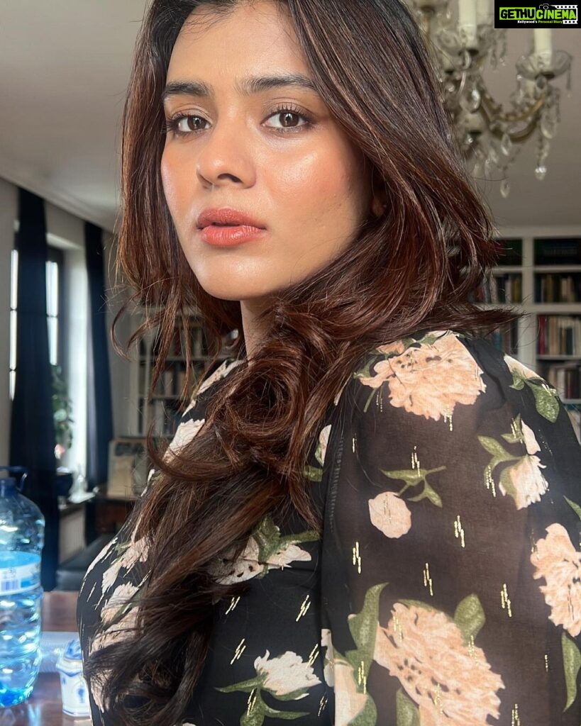 Hebah Patel Instagram - @makeupbyramakrishna: 💄& 📸