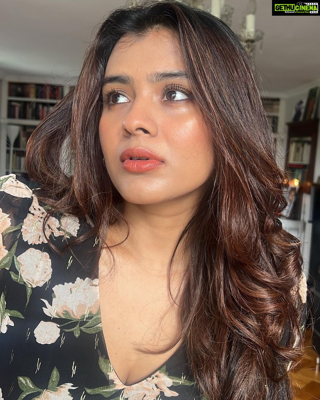 Hebah Patel Instagram - @makeupbyramakrishna: 💄& 📸
