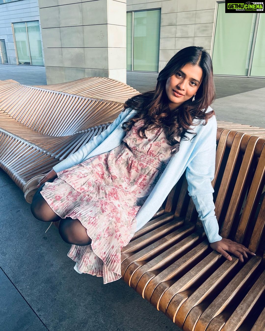 Hebah Patel Instagram - Let’s be just a tad bit boring!!