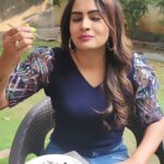 Himaja Instagram - My dedication levels are too high on cheat days 😄 ..I die for this Chocolate Brownie + Vanilla Ice cream @mysticcafehyd What's your favorite Dessert?? Do comment guys 😃 #cheatday #diet #crazy #funnyreels #foody #foodlover #chocolate #brownies #icecream Mystic Wellness Centre