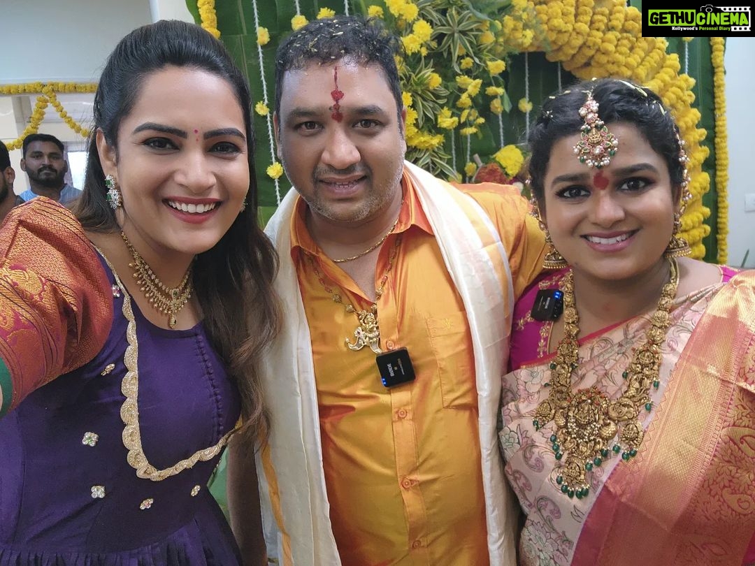 Himaja Instagram - గృహప్రవేశం శుభాకాంక్షలు ❤️ ❤️ @vikramaditya1625 @k.sreevani One of the best couples i have even seen 💞 Happy New Home – May every room fill up with joy 🎉 #housewarming #function #party #congratulations
