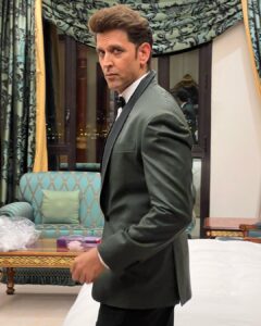 Hrithik Roshan Instagram - Shot by : @aalimhakim 
And @vjypalande

Pic credits 
@lakshmilehr
@prarthanaajmani 
@iam_sentinel 
@mitra___sharma

@redseafilm