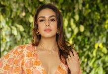 Huma Qureshi Instagram - I’m very very SARI Styled by : @sanamratansi Assisted by : @nirikshapoojary_ Outfit : @suave_moda Earrings : @inaya_accessories Rings : @misho_designs Footwear : @junipero_official Photographer : @devphotographyofficial Make Up : @ajayvrao721 Hair : @susanemmanuelhairstylist