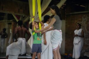 Isha Sharvani Instagram - It has been really special having Luca present for over a week while we have remounted SARI.
He and our dog snowy have brought such love, playfulness and tenderness into the studio. 

He was curious and involved through about 7 hours a day of rehearsal each day, beaming, spontaneously playing or dancing as he felt it.

He has realised the physical stamina and rigour involved in a dancers life, and his response has been to pamper me with daily foot massage.  He says his hands will heal me, I think his love and presence already has. 

Feeling blessed to be a member of a family run company which allows to process to happen. 
❤️♾️❤️ 
.
📸 @adarsh.prathap 🙏🏾
#ishasharvani #luca #motherson #thirdgeneration #dance