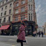 Ishaara Nair Instagram – London enough? If the first picture isn’t, then the second one sure is 💯❤️🇬🇧 ca📸: @sahil_jsahil ❤️ #londondiaries #unitedkingdom #touristythings #leicestersquare