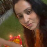Ishika Singh Instagram – When I try to wish for Diwali 🪔 on behalf of @first.showz  my little one video bombs 💣 but it’s still cute .. hence sharing with u and yes follow @first.showz for movie related gossips , updates and news 📰.