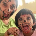 Ishika Singh Instagram - Face painting 🖼 session we both had blast !!!!! #facepainting #toddlerlife #toddlermom #toddleractivities #momlife #momlove #motherdaughter #motherlove #motherhood #pari #merijaan