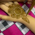 Ishika Singh Instagram - Her love for mehndi .. !!!! Is just like my love for mehndi 🥰🥰🥰 #mehndi #mehndilovers #mehndidesigns #mehendilovers❤️ #heenatattoo #heenalove #heenalovers❤️