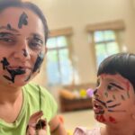 Ishika Singh Instagram - Face painting 🖼 session we both had blast !!!!! #facepainting #toddlerlife #toddlermom #toddleractivities #momlife #momlove #motherdaughter #motherlove #motherhood #pari #merijaan