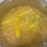 Ishika Singh Instagram – When u cook South Indian … South Indian music toh Banta hai na ;) 🤪 #southindianfood #southindianrasam #rasamusic #rasam #drumstickrasam #rasam ##southindianfoods #southindian #southindiancuisine