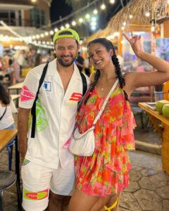 Ishita Dutta Instagram - Happy Anniversary my boo ❤️ Thanku for being my strength…Thanku for always being there… Thanku for always making me laugh..Thanku for being you ❤️ Sometimes I am like Thankgod we met ❤️ @vatsalsheth 🧿