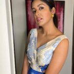 Ishita Dutta Instagram - Just showing off my liner 💙 Outfit: @gazalguptacouture Jewellery: @misho_designs Clutch: @oceana_clutches Stylist: @styledbynikinagda Asst.: @esha_baldota