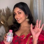 Ishita Dutta Instagram – #Collab
My wedding season savior courtesy @garnierindia💗
This pink micellar water not only removes makeup but also cleanses skin, and it doesn’t even require any rubbing.
All you have to do is *POUR-PRESS-SWIPE* and you’re good to do!!
Contains no alcohol & parabens and I’m really happy with how hydrated and nourished my bare skin looks!!!💦

 #MicellarWater #PinkMicellarWater #PourPressSwipe #Garnier #GarnierIndia