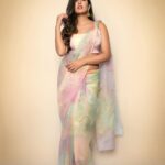 Ishita Dutta Instagram - Falling in love ❤️❤️❤️ With myself 😝 Styled by @natashaabothra Team @priyankaa.a_91 @mausmi_mitra_ @Teamnatashaabothra Outfit @picchika Jewellery @mozaati Makeup @makeupbyheenal Hairstylist @yashdeeps7 Photographer @ashish_ojha_photography