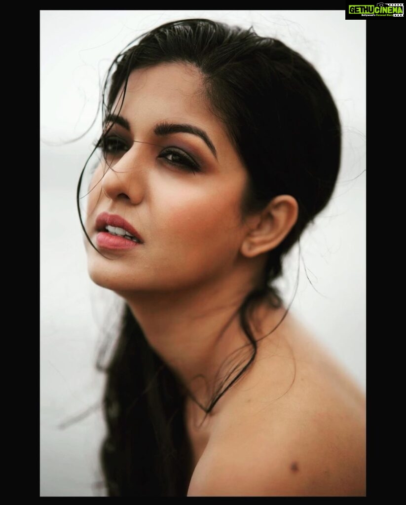 Ishita Dutta Instagram - 🖤 Styled by: @styleitupbyaashna Shot by: @vinaylolam_ Outfit: @sorayabymalvika Bracelets: @nivi_accessories Hair & Makeup: @makeup_by_neha_ansari