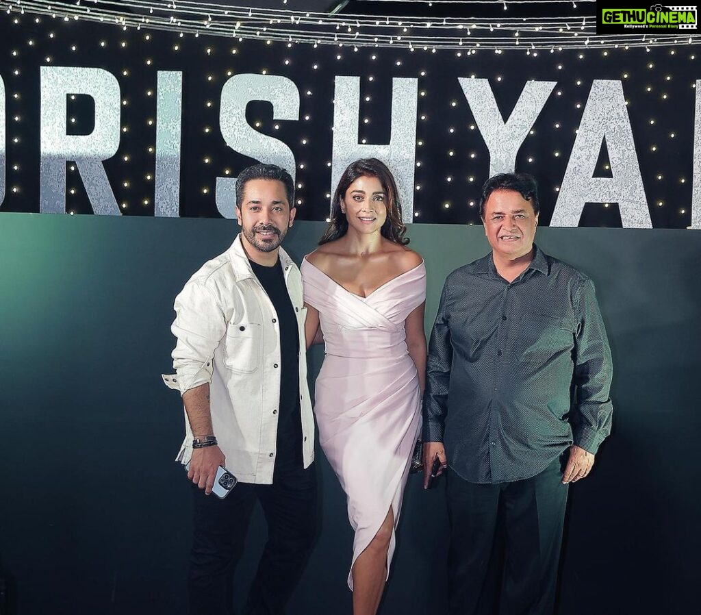 Ishita Dutta Instagram - All smiles at the Drishyam 2 success party. Book your tickets now! #Drishyam2 now in cinemas near you. @ajaydevgn #AkshayeKhanna @tabutiful @shriya_saran1109 #RajatKapoor @ishidutta @vatsalsheth @jadhavmrunal73 @abhishekpathakk #BhushanKumar @kumarmangatpathak #KrishanKumar @ajit_andhare @thisisdsp @sanju_r_joshi #AdityaChowksey @shivchanana @panorama_studios @viacom18studios @tseriesfilms @panoramamusic @pvrpictures #Drishyam2 #VijaySalgaonkar #PVRPictures #PVRPicturesRelease