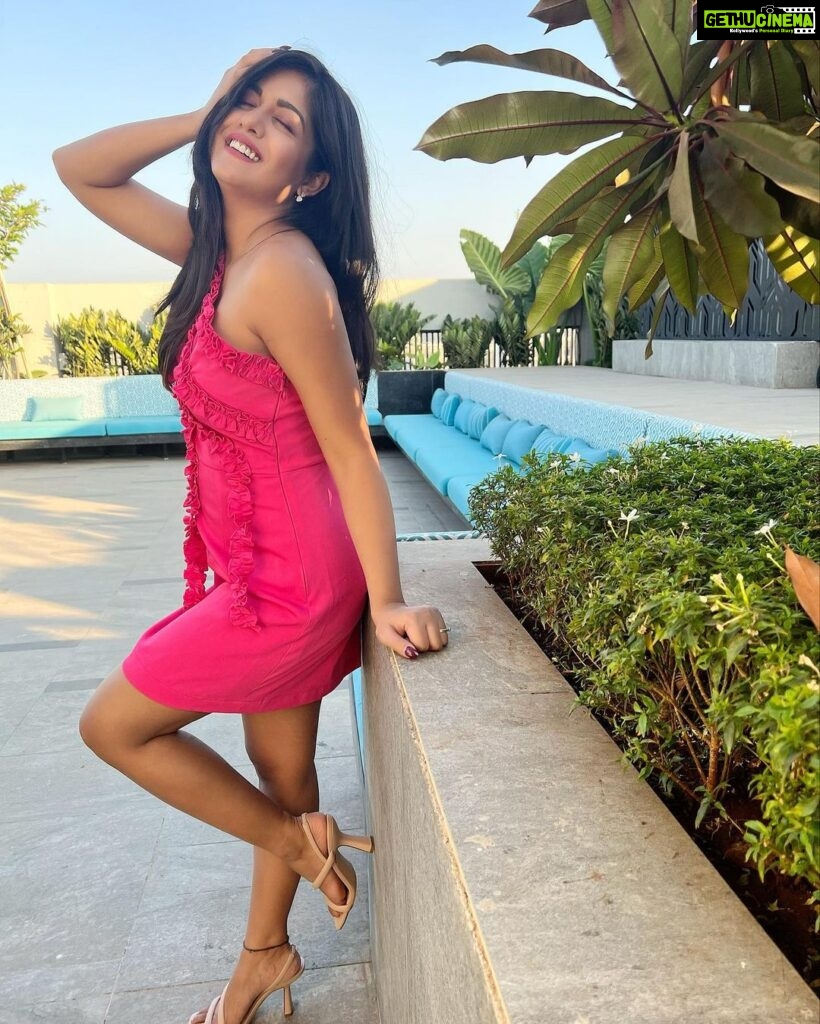 Ishita Dutta Instagram - #pinkyinpink 💕 Throwback to this promotion look for #Drishyam2 Outfit: @ektas_official Stylist: @styledbynikinagda Asst.: @esha_baldota