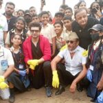 Jackie Shroff Instagram - Reposted from @delhi.times #IFFI2022 @apnabhidu @kkundrra and @remodsouza at the #CleanAThon event organised on the final day of #IFFI53 in #goa . . . #IFFI53 #karankundrra #iffigoa2022 #jackieshroff #remodsouza #iffi53 #environment #beachcleanup