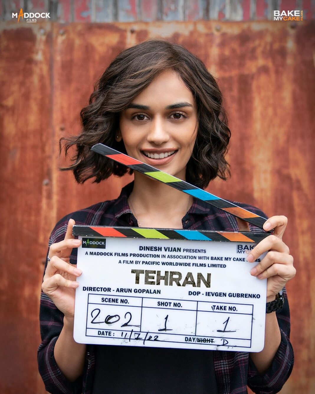 John Abraham Instagram - Welcoming the very talented @manushi_chhillar to the #Tehran team. 🎬 #DineshVijan #ArunGopalan @shobhnayadav @sandeep_leyzell @writish1 @ashmakerz @maddockfilms @bakemycakefilms
