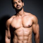 John Abraham Instagram – Fearless Like A Lionheart❣️ 🦁❤️💯
@thejohnabraham 
📸 Photography @dabbooratnani 
Assisted By @manishadratnani 
Makeup Venky
Hair @prerna2510 
Team JA @minnakshidas 
Production @dabbooratnanistudio

#johnabraham #dabbooratnani #dabbooratnaniphotography #dabbooratnanicalendar Dabboo Ratnani Photography