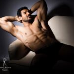 John Abraham Instagram - There Must Be Discipline 🎯💪🏼💯 @thejohnabraham 📸 Photography @dabbooratnani Assisted By @manishadratnani Makeup Venky Hair @prerna2510 Team JA @minnakshidas Production @dabbooratnanistudio #johnabraham #dabbooratnani #dabbooratnaniphotography #dabbooratnanicalendar Dabboo Ratnani Photography