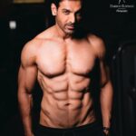 John Abraham Instagram - I've got my eye on it, and I will not quit 🎯💪🏼💯 @thejohnabraham 📸 Photography @dabbooratnani Assisted By @manishadratnani Makeup Venky Hair @prerna2510 Team JA @minnakshidas Production @dabbooratnanistudio #dabbooratnani #johnabraham #dabbooratnaniphotography #dabbooratnanicalendar Dabboo Ratnani Photography